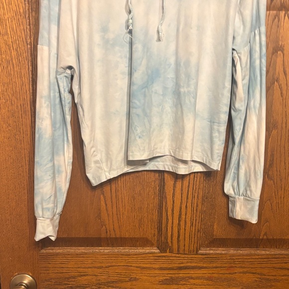 Derek Heart  Light Blue Tie-Dye Hoodie - Picture 4 of 6